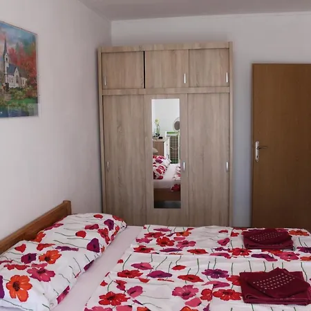 Apartment Mladen Biograd Na Moru Exterior foto