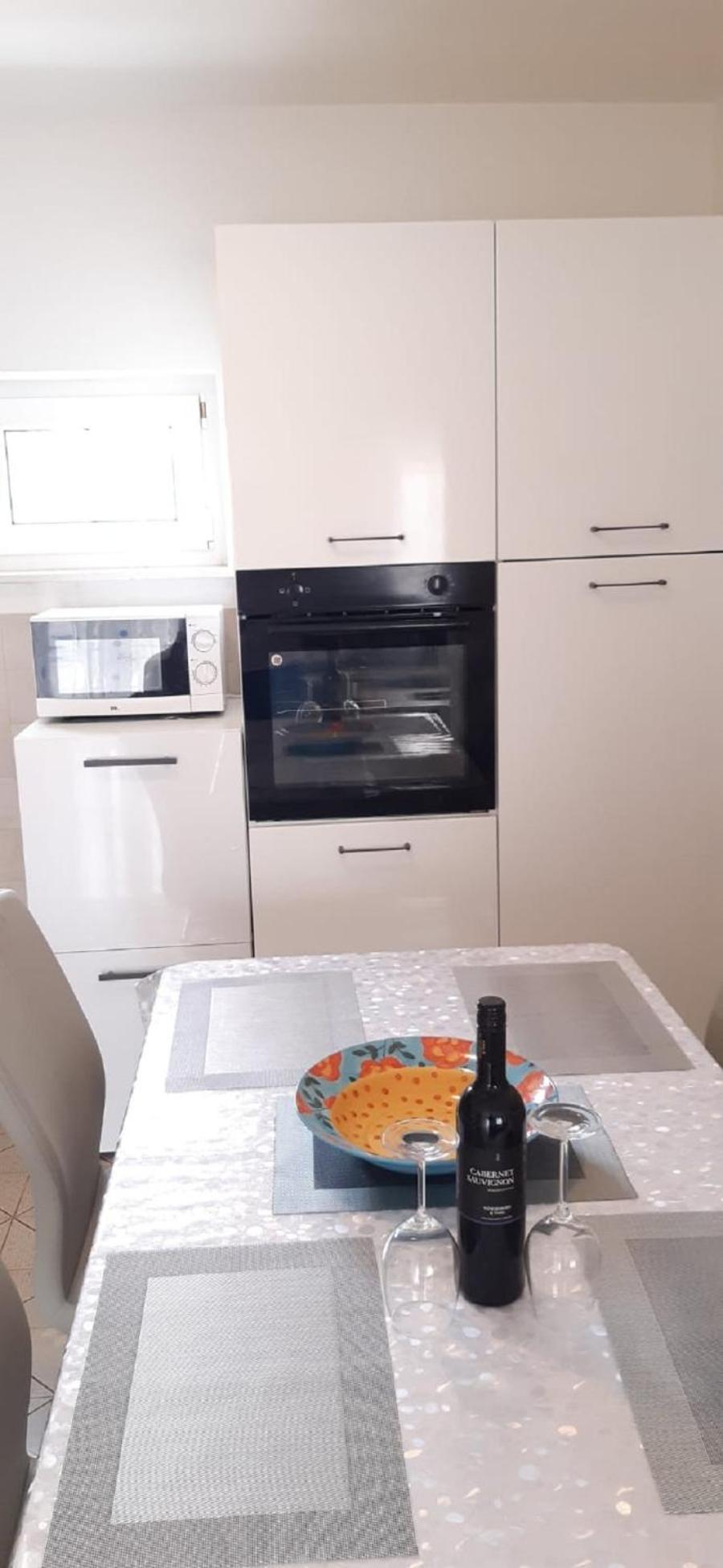 Apartment Mladen *